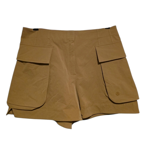 lululemon Relaxed-Fit Super-High-Rise Cargo Short Bold Beige Size 12 - Picture 1 of 5